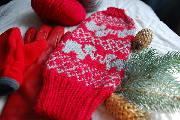 Co-mitted (a hand-holding mitten) Knitting Pattern (PDF) by Phibersmith Designs