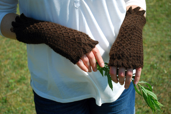 Filetage Fingerless Gloves Pattern (PDF) - Knitting Pattern by Phibersmith Designs